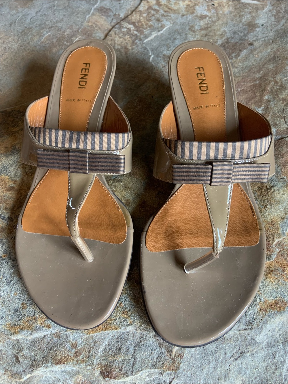Fendi Infradito Vern Raso Wedge Bow Sandals